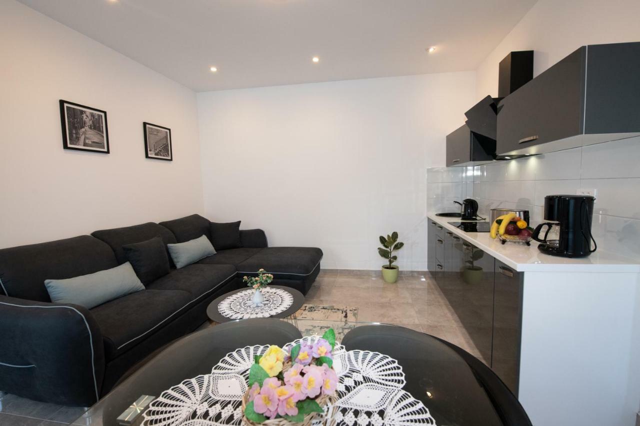 Apartment Emili Opatija Exteriör bild